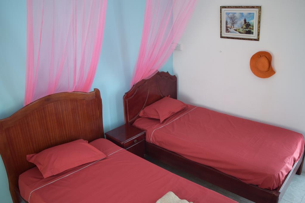 Mauri Holidays 'Budgeted Apartment' La Gaulette Bilik gambar