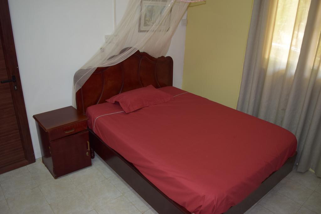 Mauri Holidays 'Budgeted Apartment' La Gaulette Bilik gambar