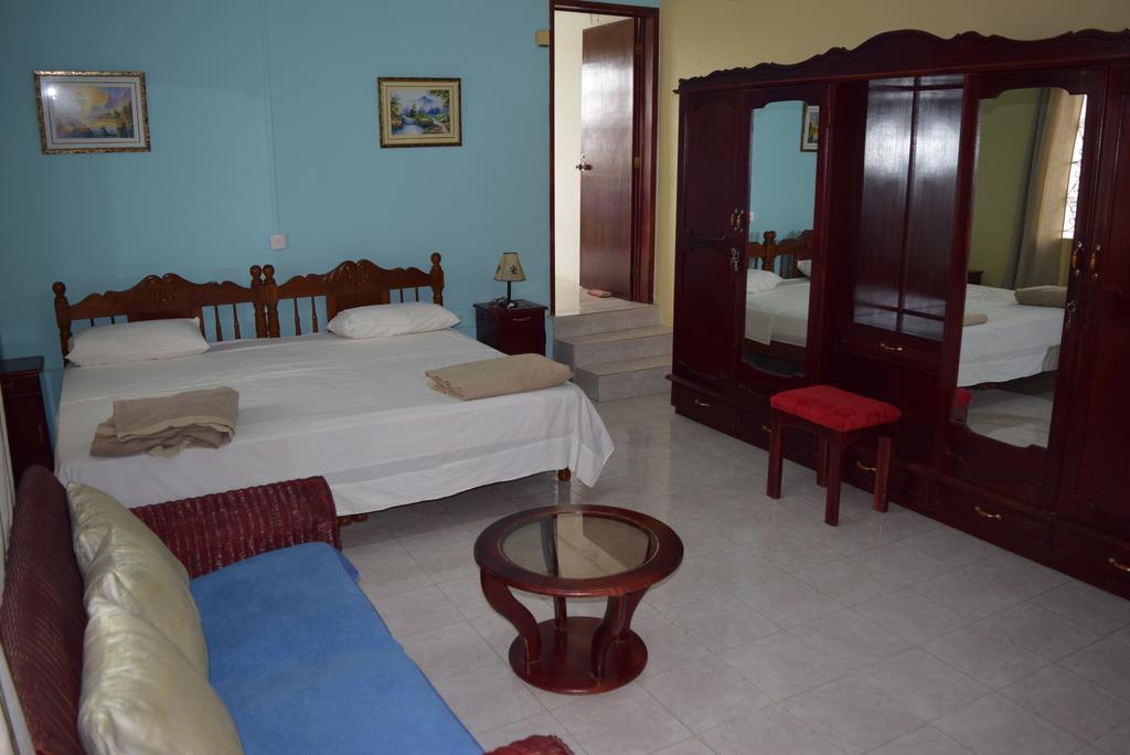 Mauri Holidays 'Budgeted Apartment' La Gaulette Bilik gambar
