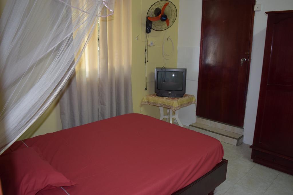 Mauri Holidays 'Budgeted Apartment' La Gaulette Bilik gambar